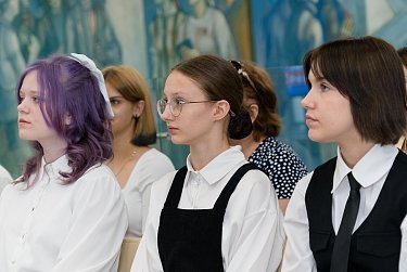 Школьники получили первые в жизни паспорта